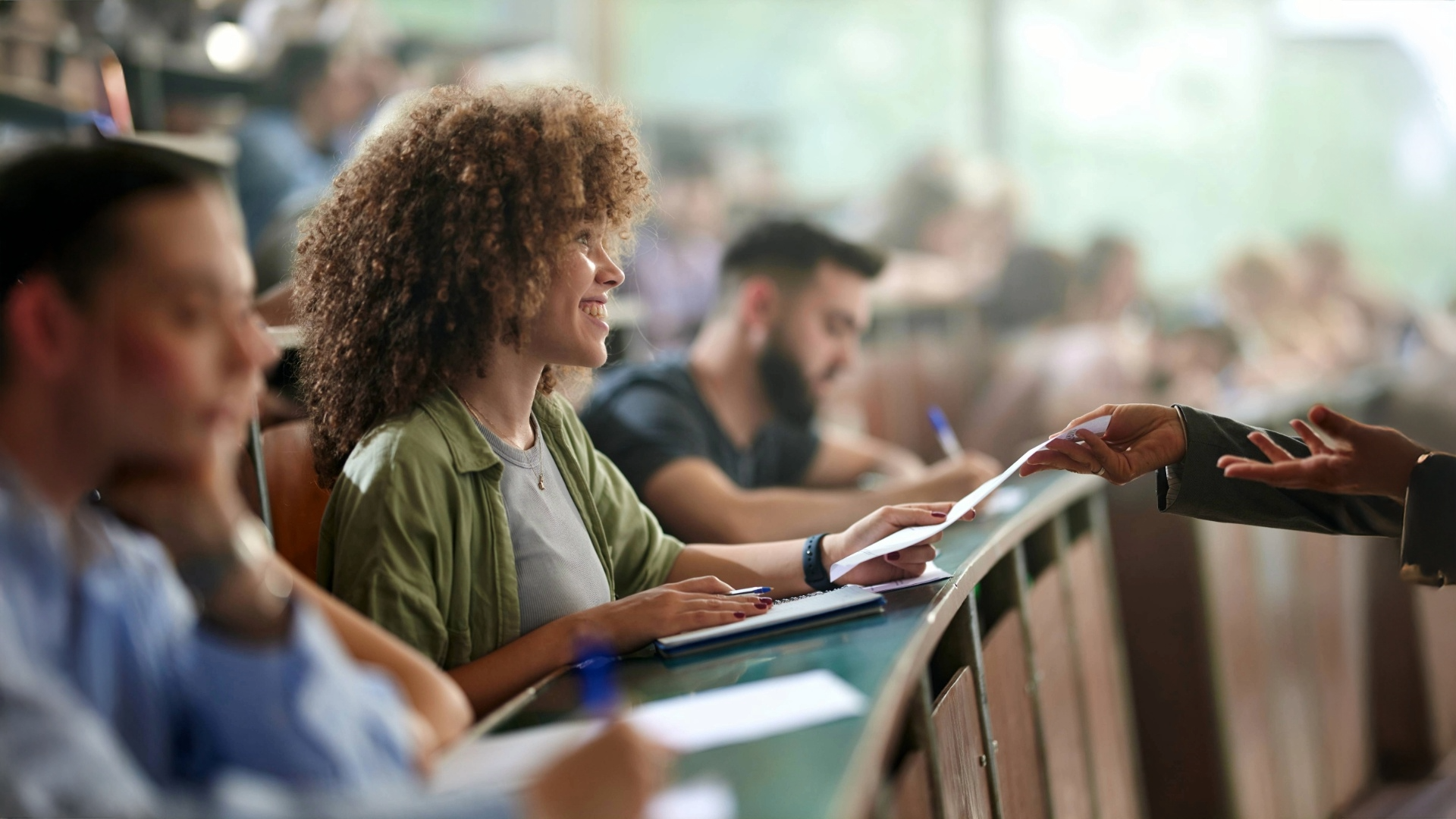 Estudiantes en clase en Universidad Sapientia